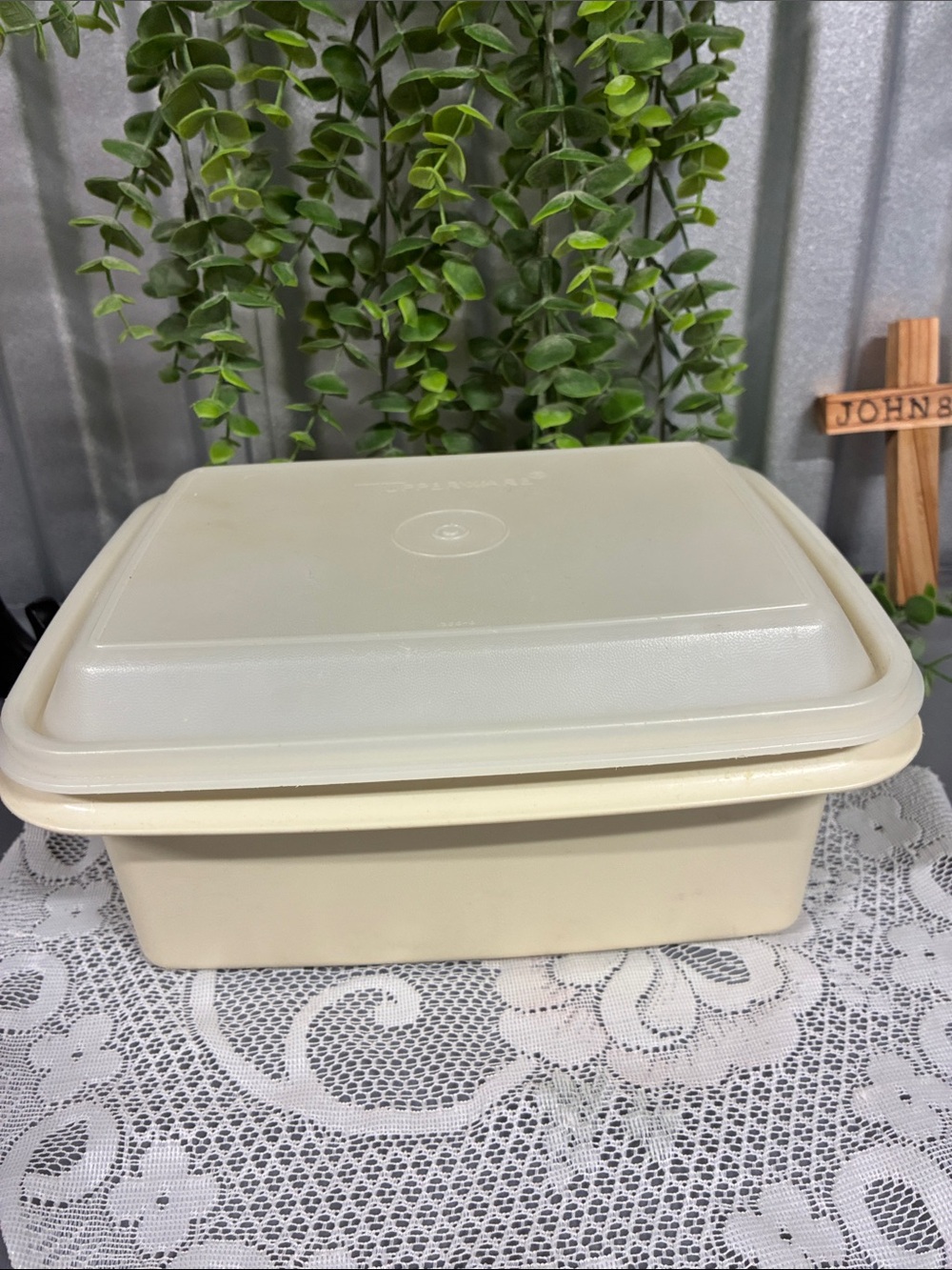 Tupperware Cream Square Food Storage Container with Lid